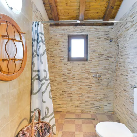 ヴィラ Callista With Pool *