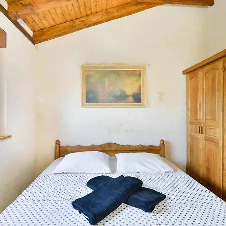 Callista With Pool Budak