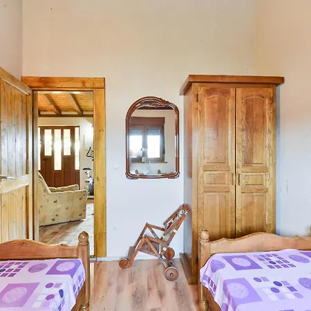 Callista With Pool Budak