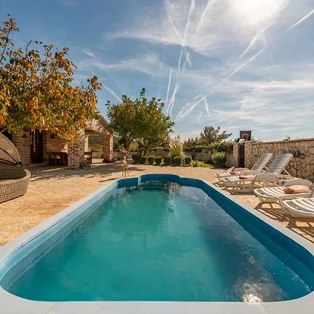 Callista With Pool ヴィラ *